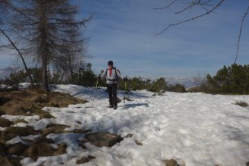 In discesa verso la Madonna della Bassa