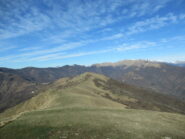 Crinale dopo il Monte Guardiabella con a dx il Monega