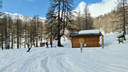 il casotto in legno all'inizio del pianoro di quota 1900 m