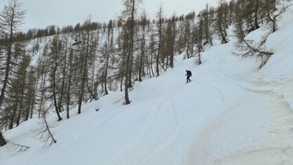 in discesa, nella parte alta del Vallone del Giairetto