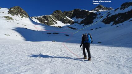 In rosso a sx la traccia normale con sci e cispole a dx quella gialla alpinistica.