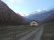 il piano d'Azaria ormai completamente sgombro da neve..
