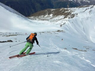 Dorsale su neve marmorea