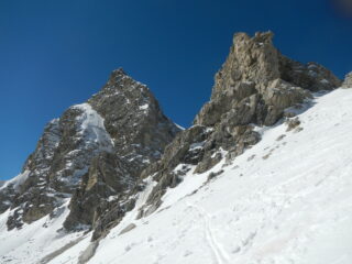 sulla sinistra Rocca del Lago