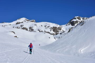Risalendo la Valletta dal Guglia
