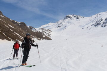 discesa nel vallone di almiane, in fondo la punta