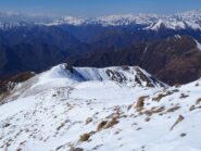 Dalla cima l'ultimo tratto di salita.