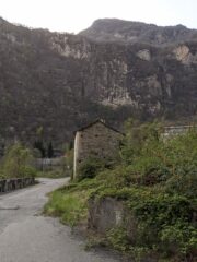 La parete dal parcheggio
