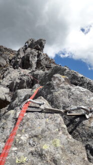 cresta finale dal vago sapore alpinistico..