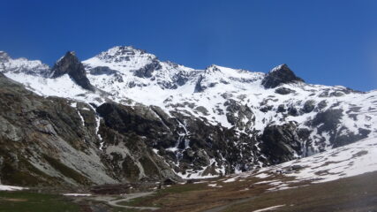 La conca del rifugio Scarfiotti