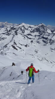 Discesa dalla cima verso il deposito sci