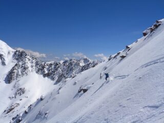 Giorgio in discesa dalla linea sotto la casermetta della NE