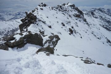 Vista da Punta d'Almiane sulla cresta sud-ovest verso Punta Valfredda