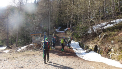 Strada per il rifugio Laus
