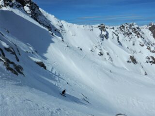 Il traverso a raggiungere il pendio nord est dell'Ubac 