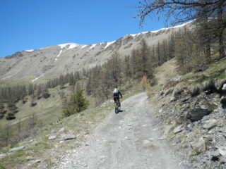 tratto di raccordo tra Grange Roche e lo sterrato/sentiero balcone