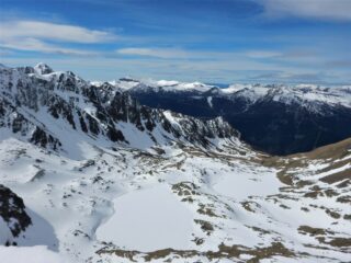 Dalla cresta, i laghi del Tenibres
