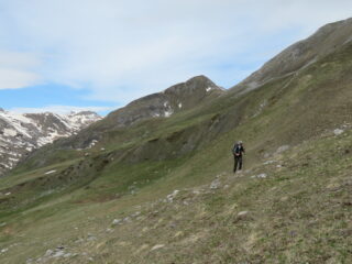 verso il passo Viridio, con P.ta Parvo alle spalle