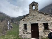 Chiesetta e cascata del roc