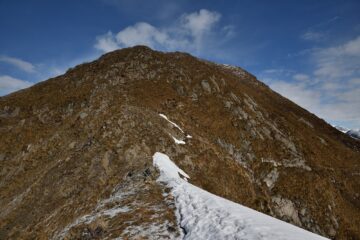 Il pendio che porta in cima