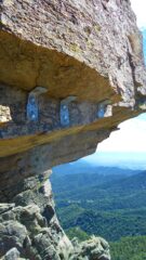 L3: opera di consolidamento della grande lama sovrastante il tetto.. (rinominata la pietra dello scandalo)