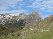salendo da Castelmagno, da sinistra Punta Parvo, Parvetto e Rocca Parvo