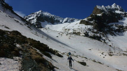 Verso il vallone superiore Alpette