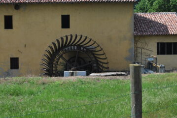 Vecchia ruota di mulino alla C.na S. Maria del Bosco