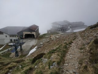 Arrivo a Oropa Sport durante discesa.