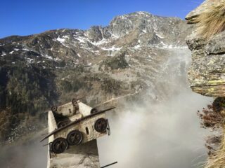 Salendo la ferrata con sguardo al Mucrone.