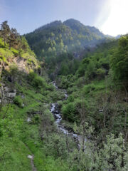 Laggiù il ponticello sul rio Rocciamelone
