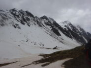 In discesa, nuovamente sugli sci, in vista del Bivacco Tornior