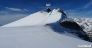 La traccia che sale al Breithorn, vista dal passo omonimo.