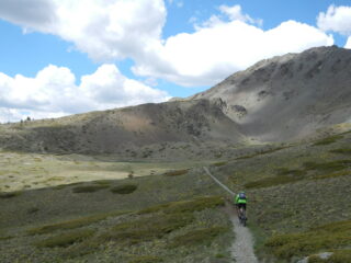 bel tratto su sentiero a mezza costa oltre il lago Gignoux