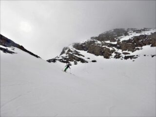 Seconda discesa con cielo cupo ma neve molto bella