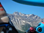 Oronaje e Auto Vallonasso incorniciate  in cima