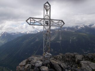 la croce di vetta del Bersaio