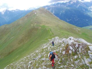 salendo verso la Piconiera ,alle spalle il Bersaio
