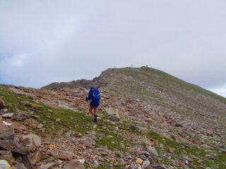 in prossimità della cima