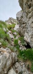 Qualche passo di facile arrampicata sulla cresta
