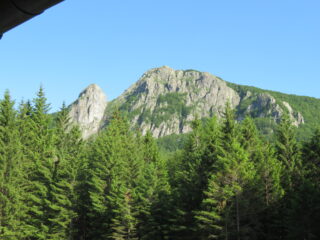 Il Pennino e il Penna visti dal Rifugio Casermette