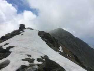 Pluviometro e lontano il Limidario