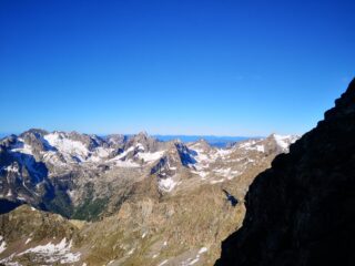 Salendo per la parete sud della Valmiana
