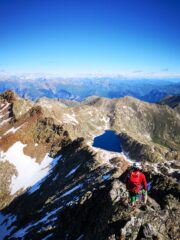 Scendendo per la cresta Nord Ovest della Valmiana