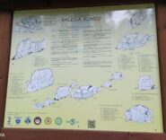Pannello al centro della falesia