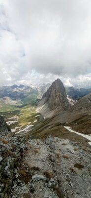 Dalla dorsale dopo il ripido pendio erboso