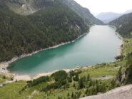 Lo splendido lago di Agàro