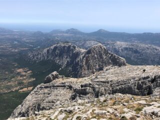 Il panorama su Cusidore e Bruncu Nieddu da Punta Sos Nidos