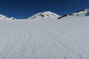al centro la cima della Léchaud