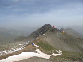 Colle di Panieris (blu), Testa di Garbe (rosso), arrivo ex teleferica (giallo)